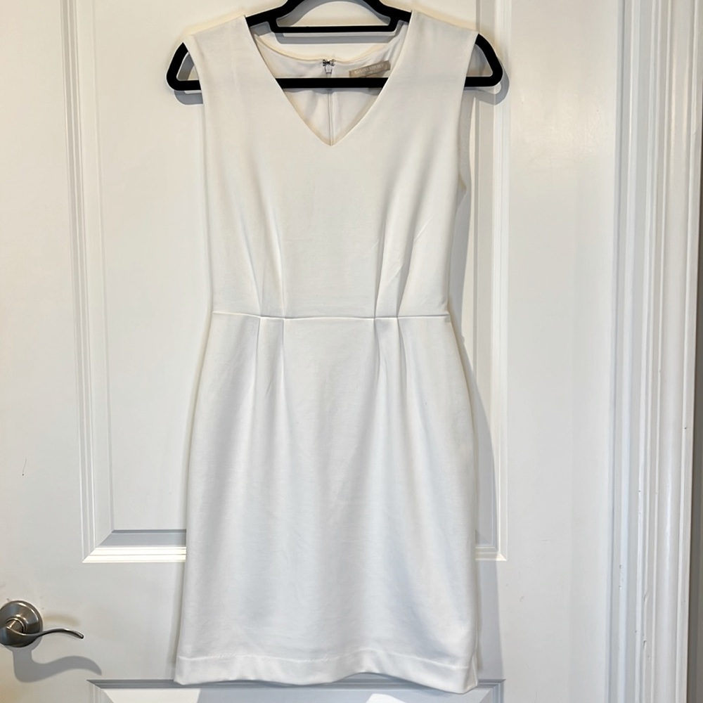 Banana Republic White Sleeveless V-Neck Women’s Dress Size 2